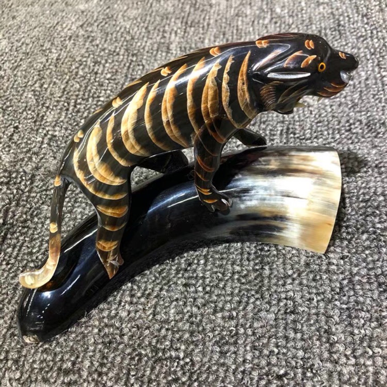 天然牛角工艺品 老虎摆件 家居/书房/橱柜小摆件 景区热卖工
