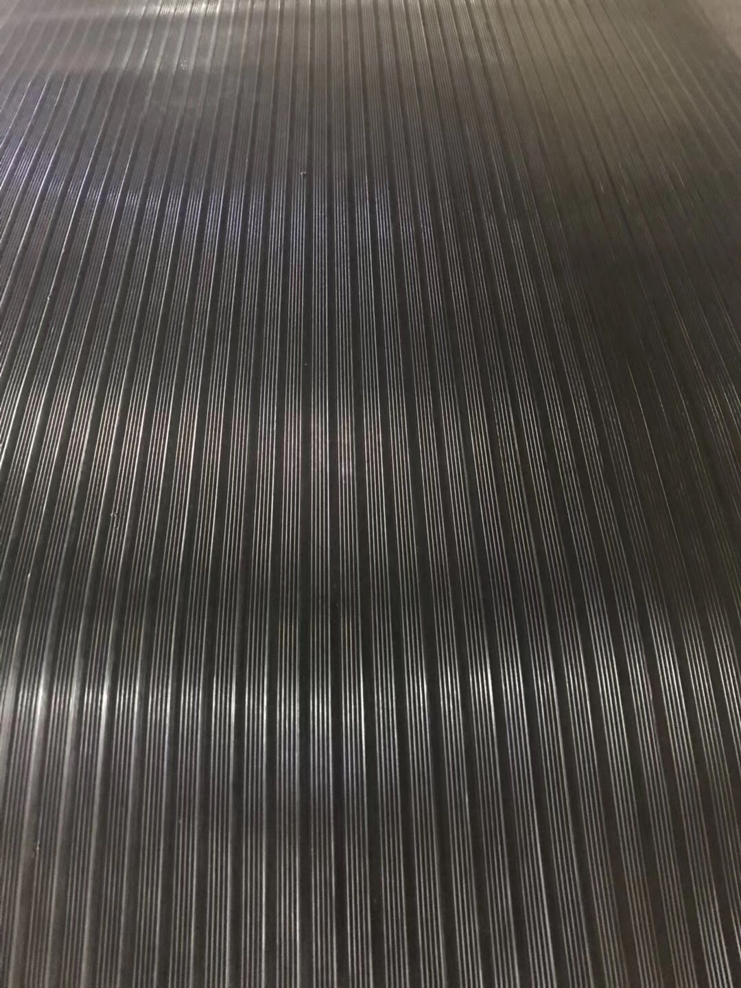 现货供应防滑红色绝缘橡胶板条纹橡胶垫高压绝缘橡胶5mm绝缘板