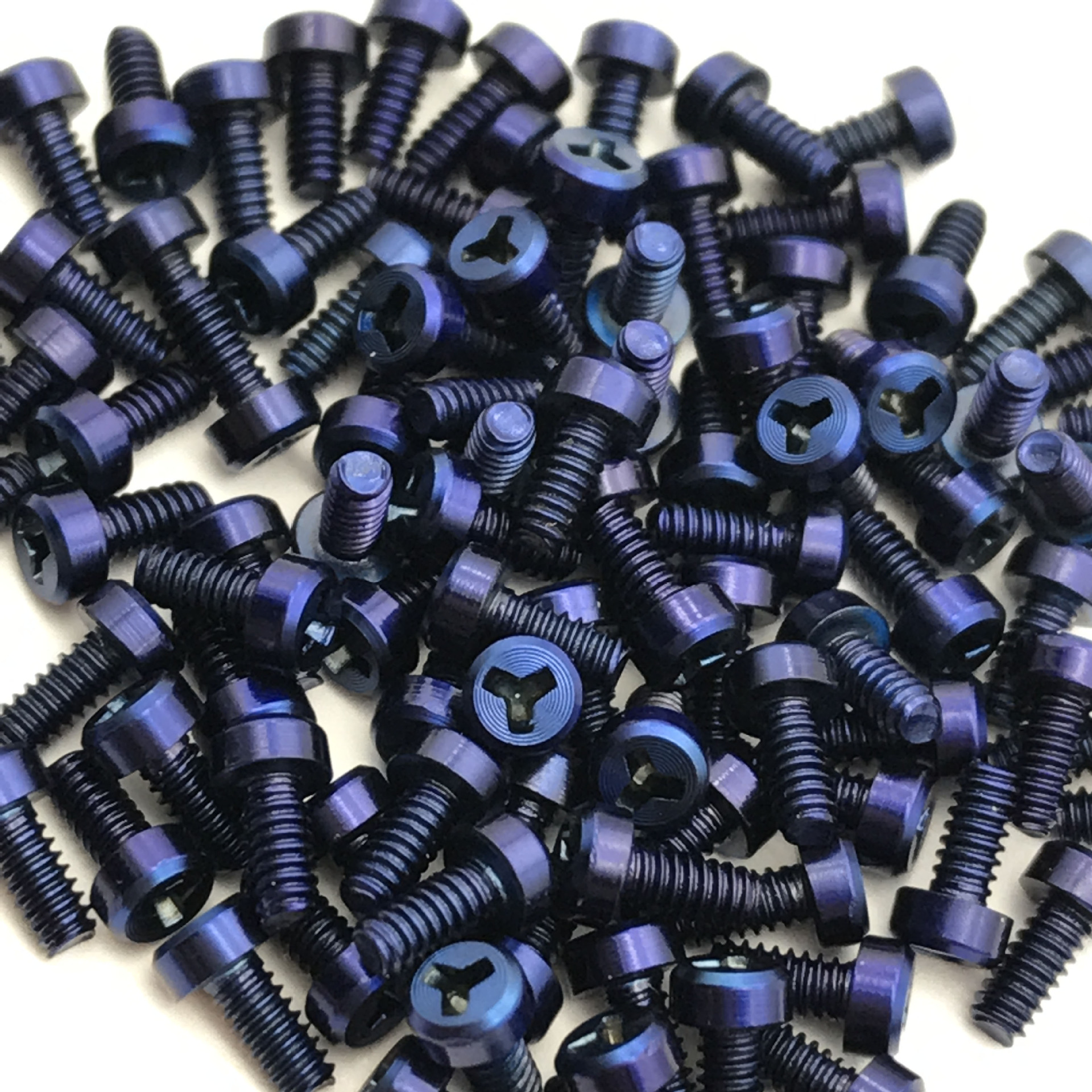 深圳厂家直销 y字防拆螺丝 蓝色cd纹螺丝 电子烟螺丝 cd纹螺丝