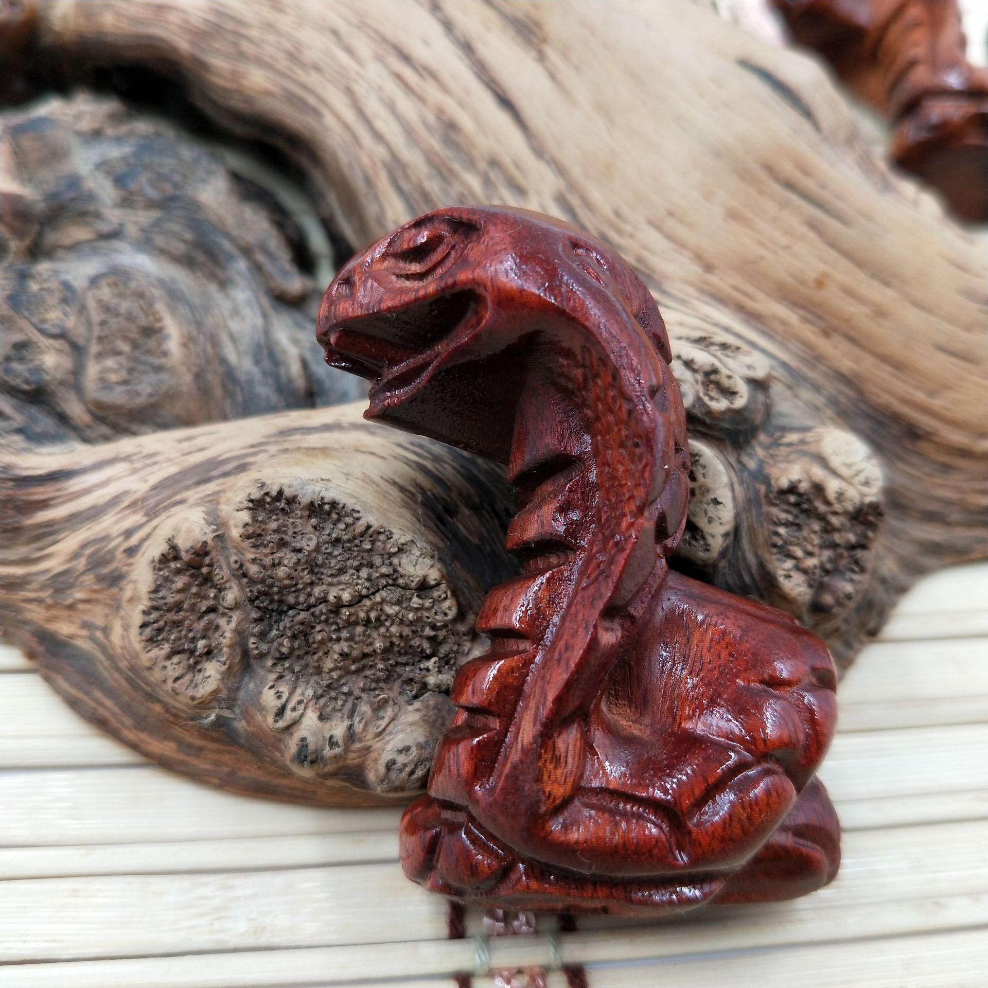 木质工艺品 手把件 生肖蛇 紫光檀 绿檀