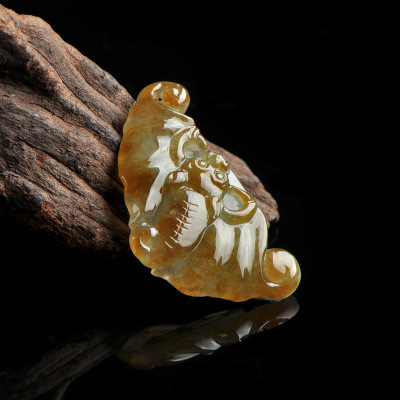 一翠珠宝 福在眼前 冰种黄翡金钱蝙蝠翡翠a货招财挂件 204069