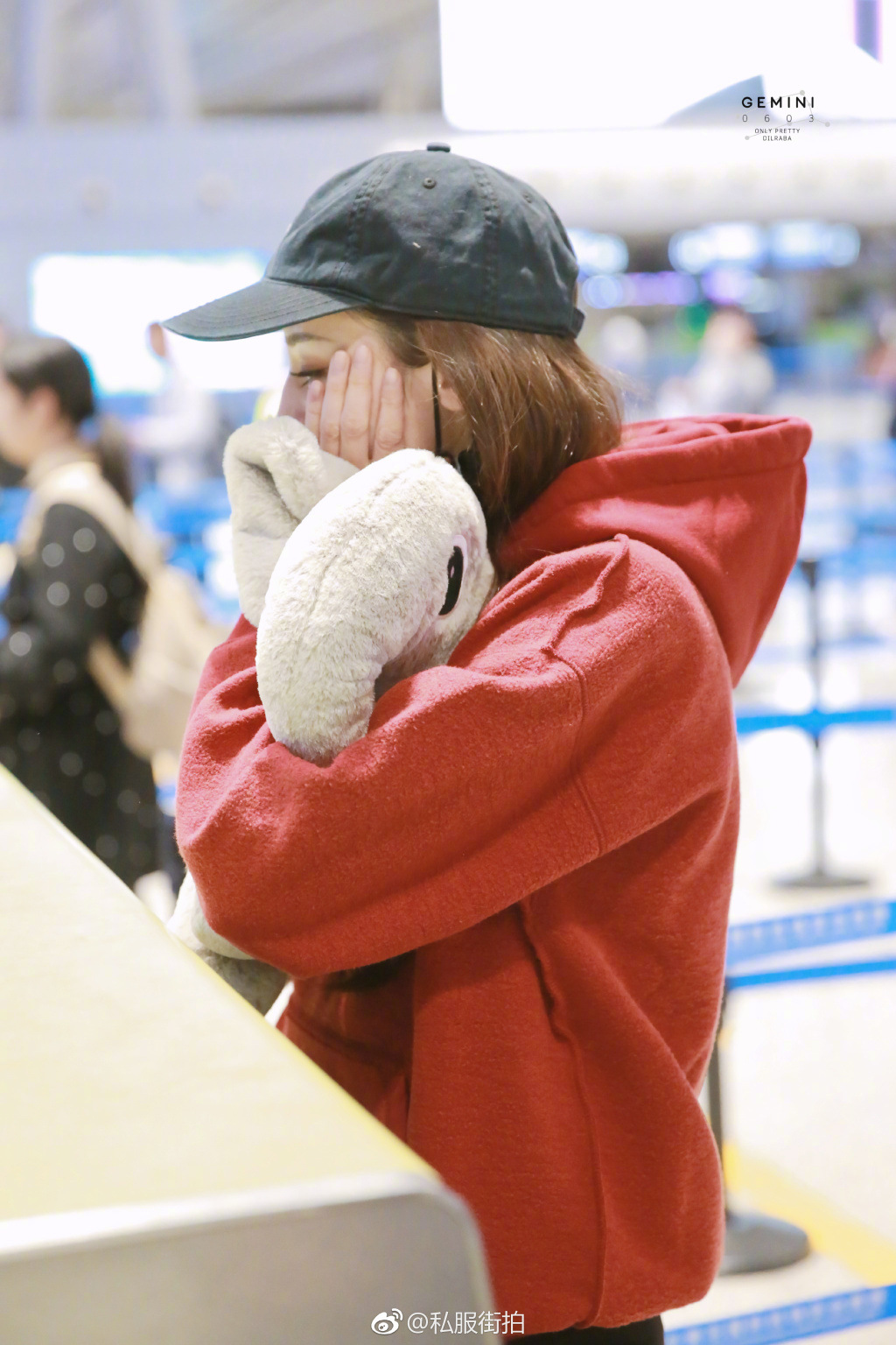 2018秋冬迪丽热巴明星同款酒红色连帽卫衣女韩版宽松bf套头上衣潮