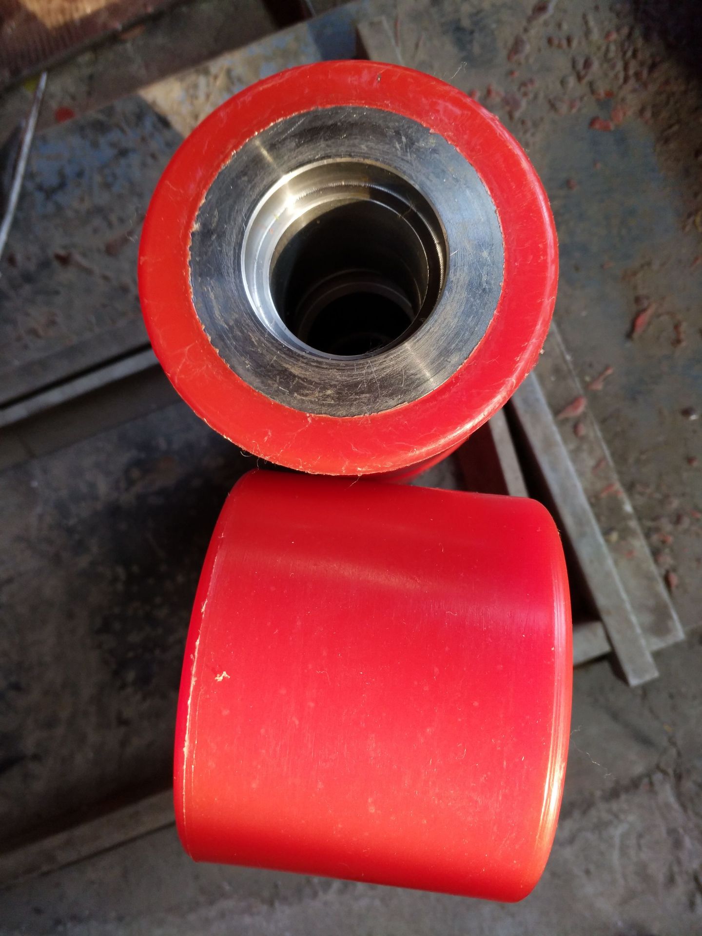 供应多规格聚氨酯包胶脚轮 环保耐磨工业包胶轮 耐冲击优质包胶轮