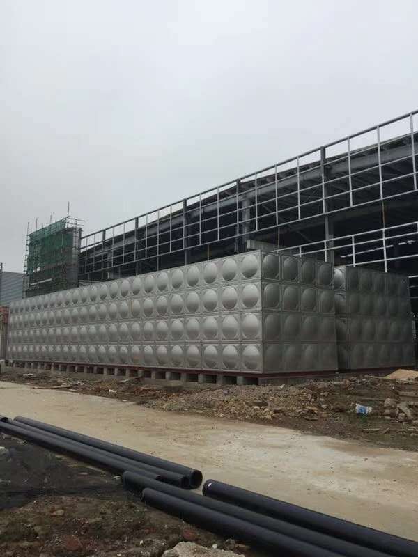 立式圆形储水塔