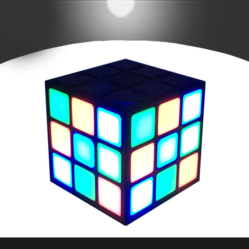 魔方蓝牙音箱低音炮无线炫彩led 魔方qone七彩灯创意礼品音响