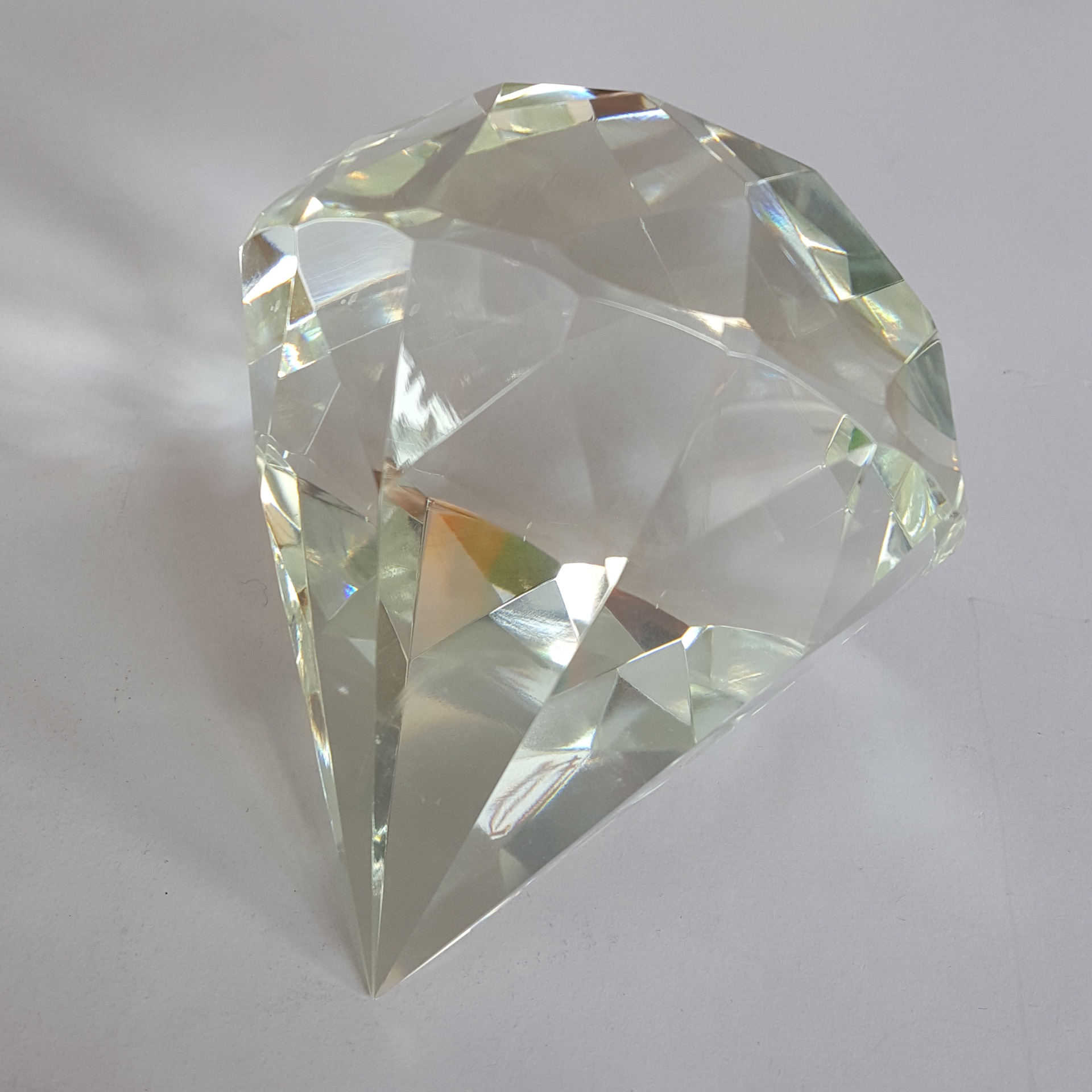 机磨透明彩色水晶玻璃钻石裸钻 家居摆件工艺品装饰毕业季礼物