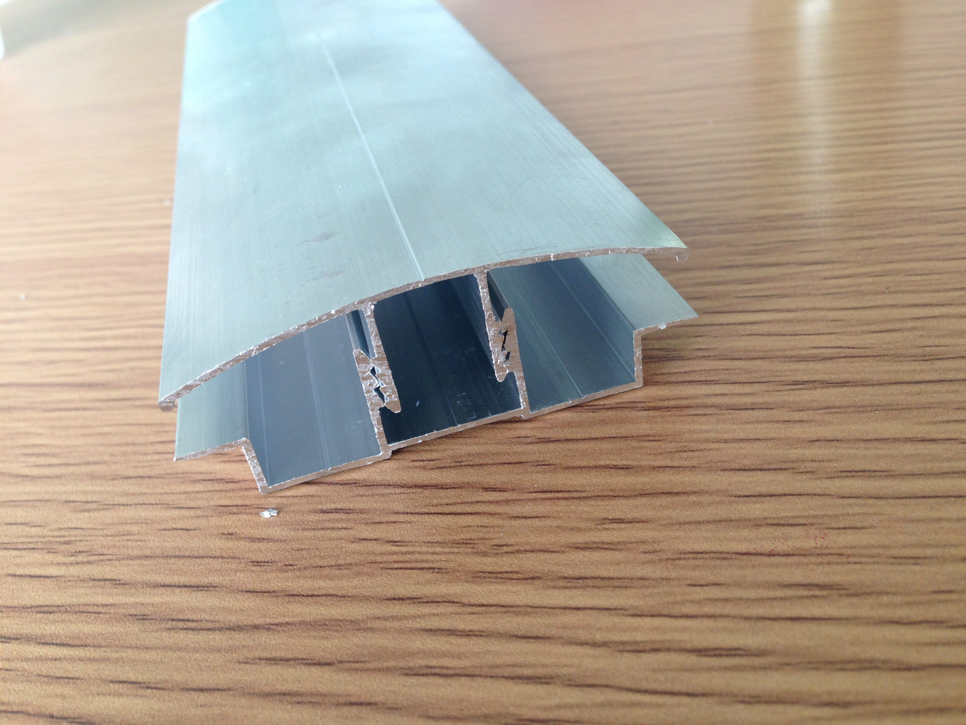 板材铝压条_厂家直销 上下二件套铝压条 pc60上下扣批发 - 阿里巴巴