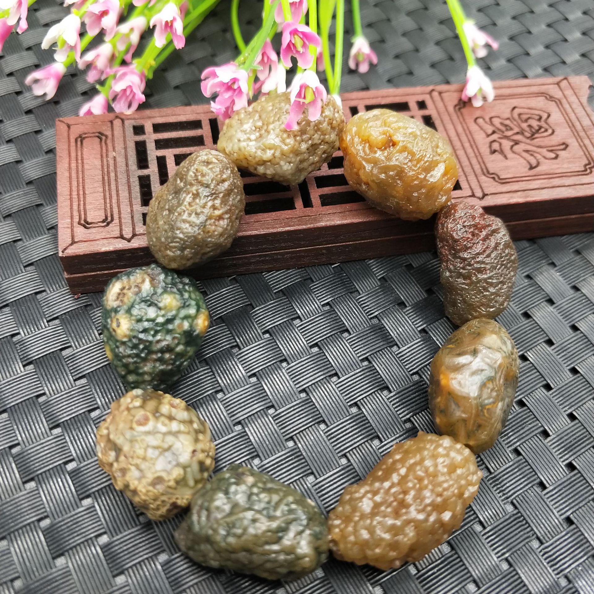 天然正品阿拉善戈壁玉新疆葡萄干玛瑙原石手链筋脉石手串厂家直销