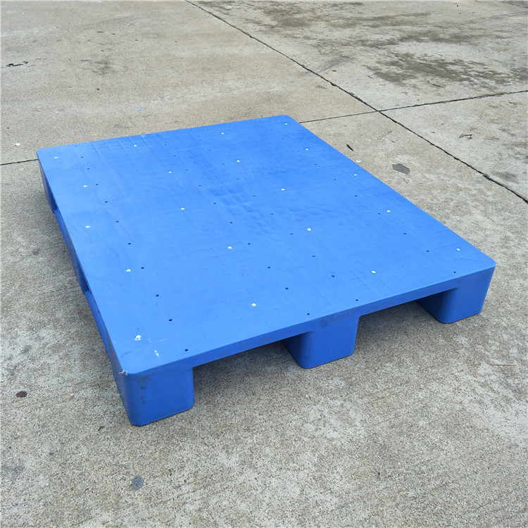 厂家直销卡板 电子 玩具厂包装出货用塑胶栈板 贸易用塑料托盘