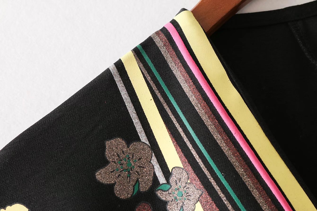 欧美风春季新品v领压胶印花宽松连衣裙女