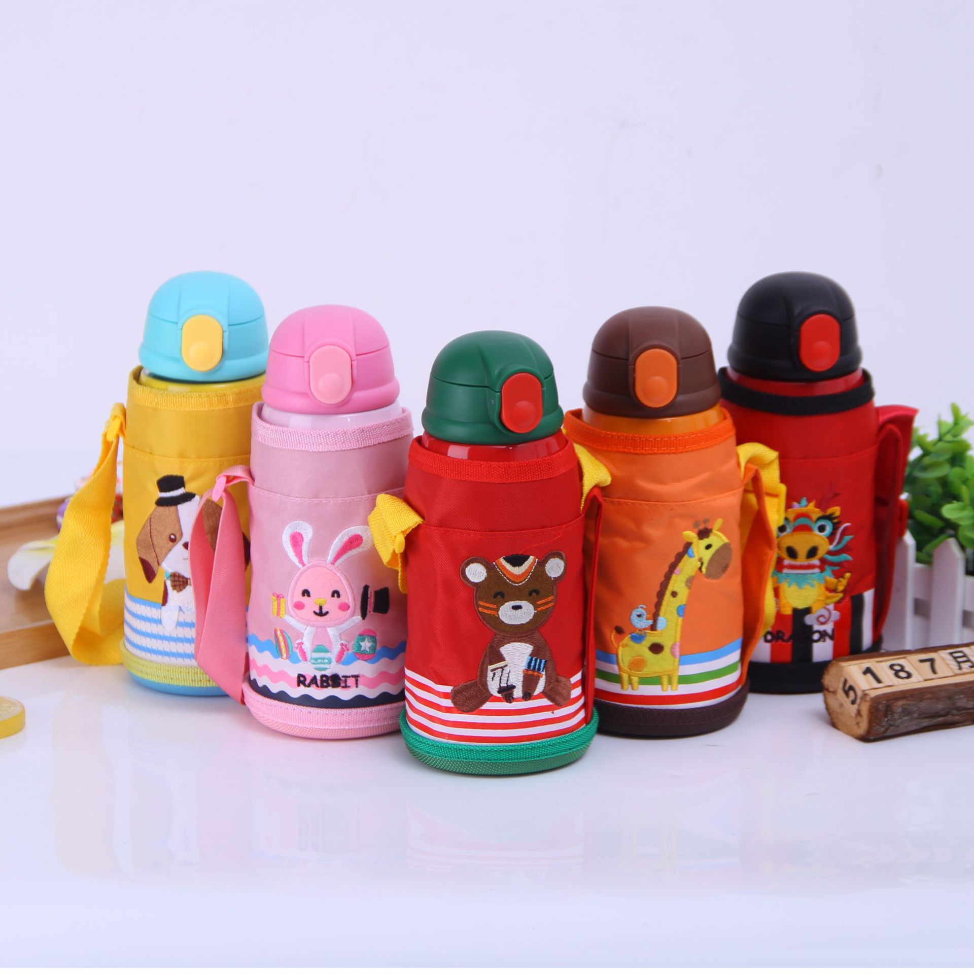 304不锈钢儿童保温杯两用带盖学生儿童壶卡通宝宝吸管杯带布套