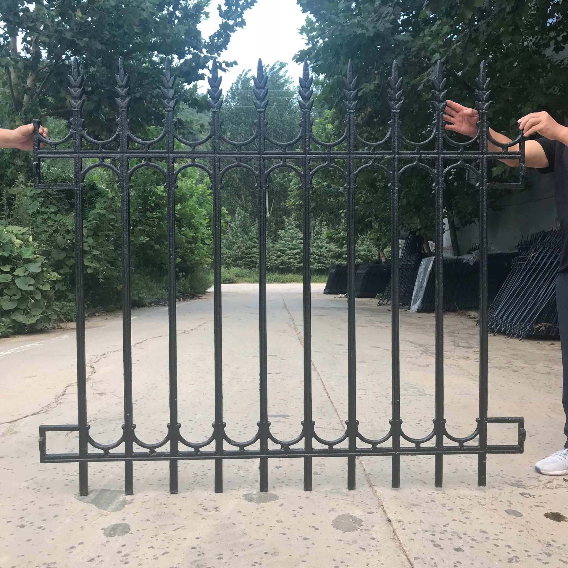 铁艺护栏 厂区庭院围墙围挡园林小区定制铸铁护栏栅栏 厂家定制