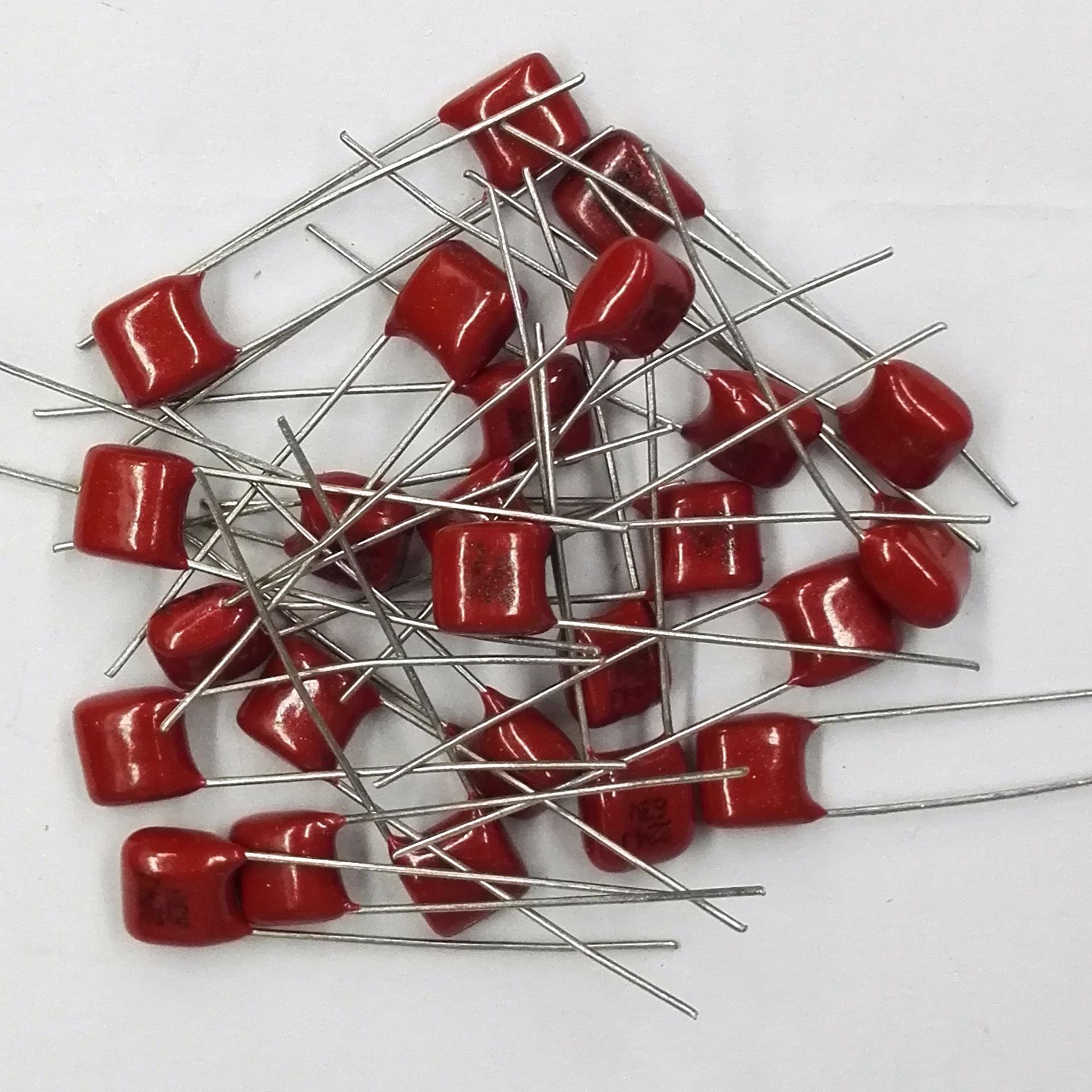 金属化聚酯薄膜电容cbb100v823 82nf脚距5mm