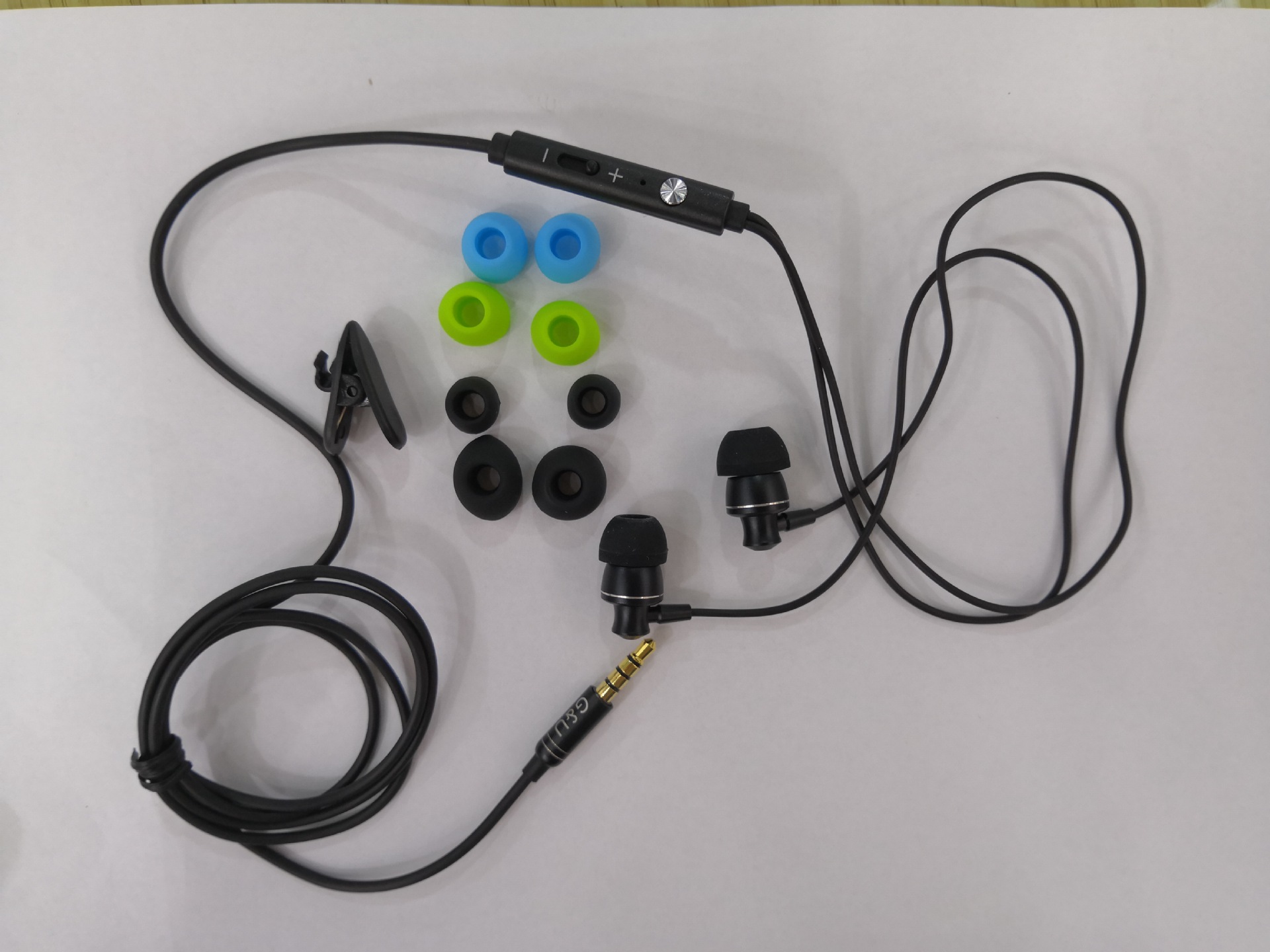 m300外贸尾单金属带麦带调音入耳式超重低音电脑手机耳机厂家批发