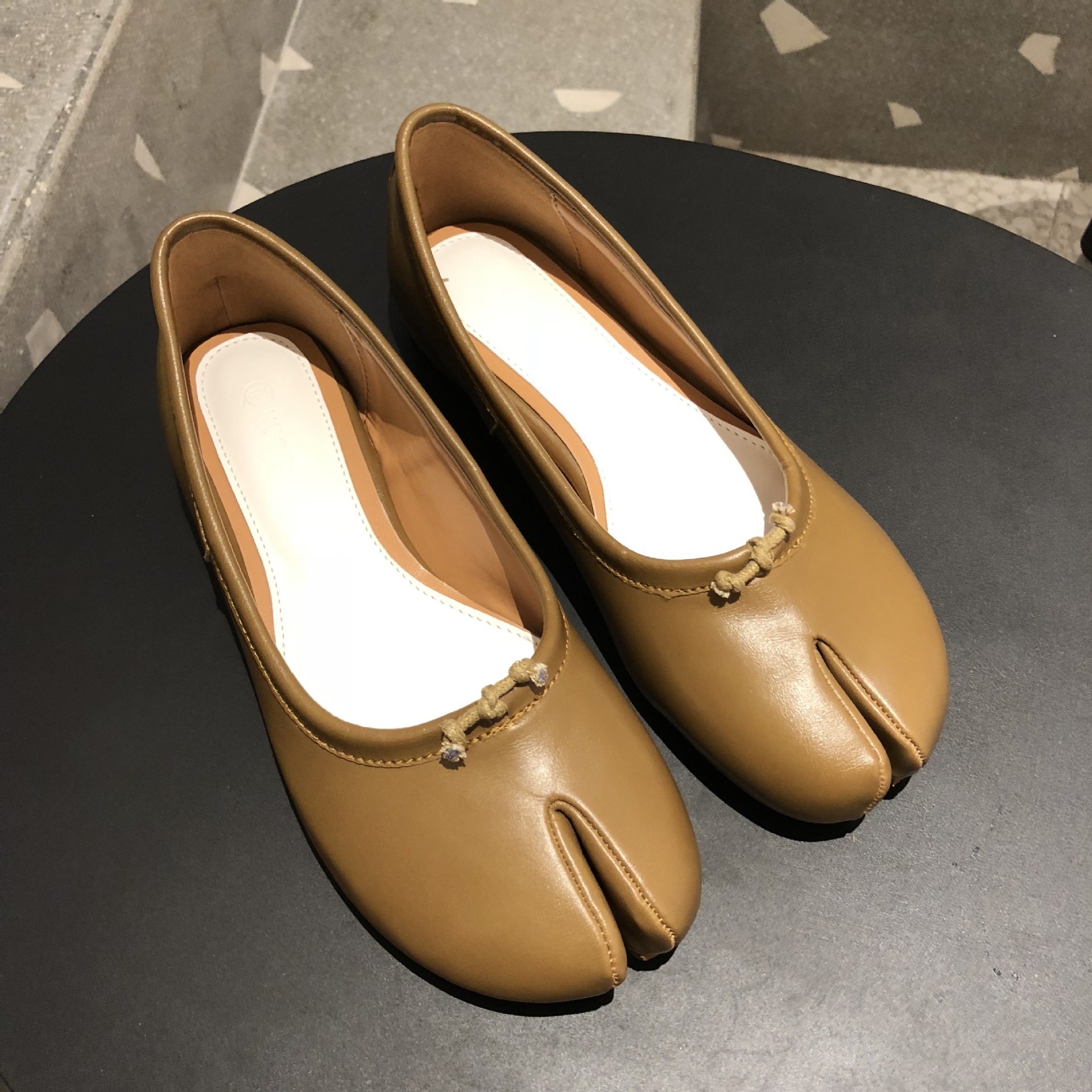 欧洲站2018新大牌风ins包头单鞋女分趾鞋一脚蹬时尚马蹄鞋女韩版