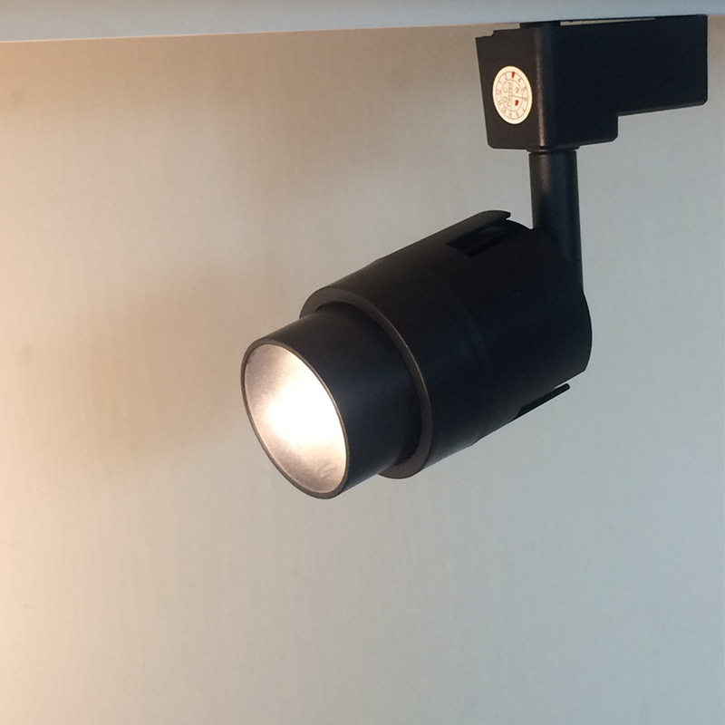 led轨道射灯12w欧朗特2800k主题餐厅咖啡店生鲜食品展柜cob导轨灯