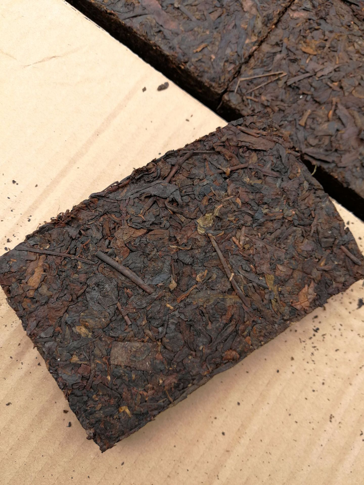 云南普洱茶砖裸光茶砖250克枣香陈香没有包装纸老茶陈茶陈年普洱