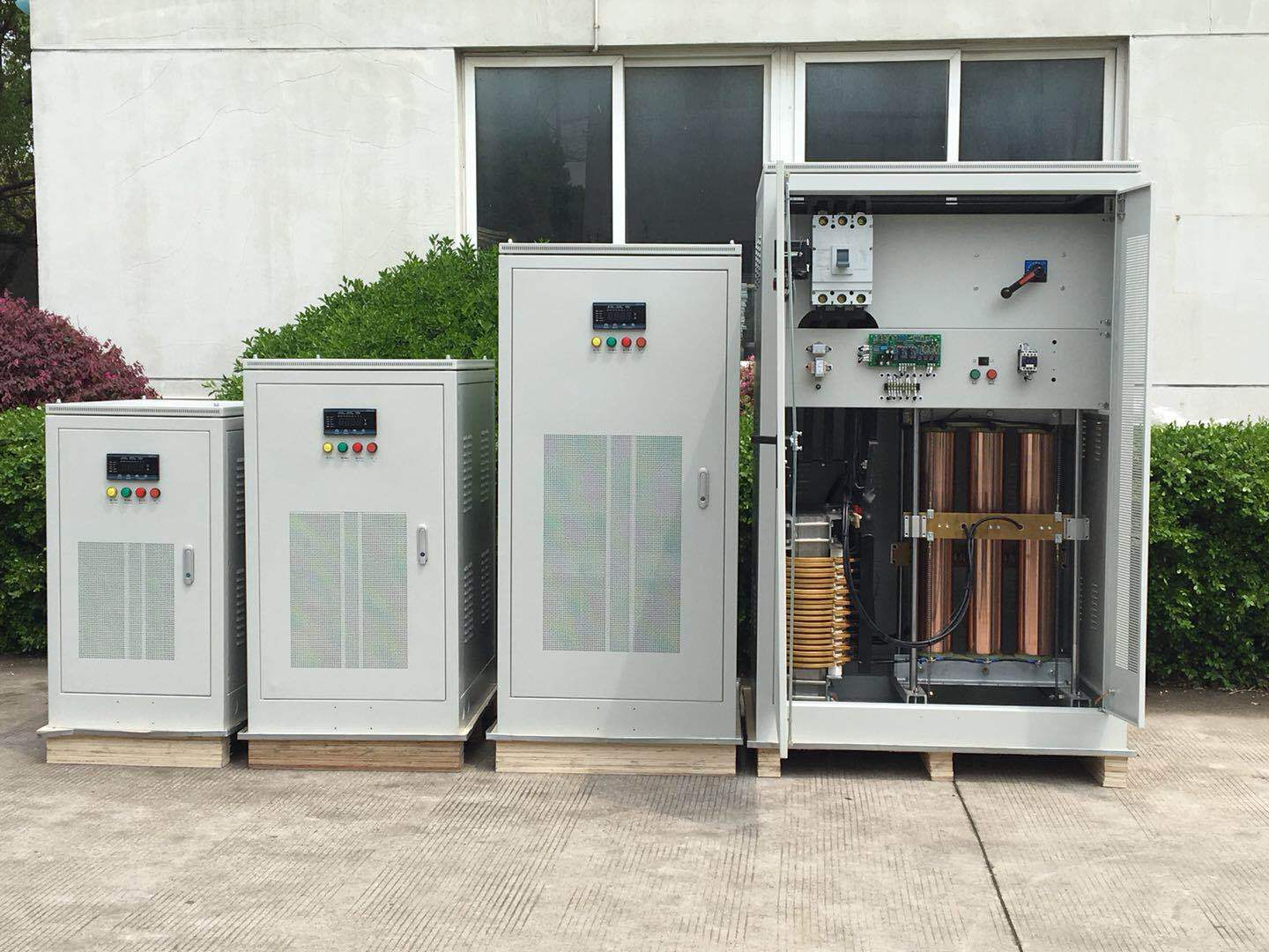 供应上海sbw-350kva三相大功率全自动补偿式稳压器