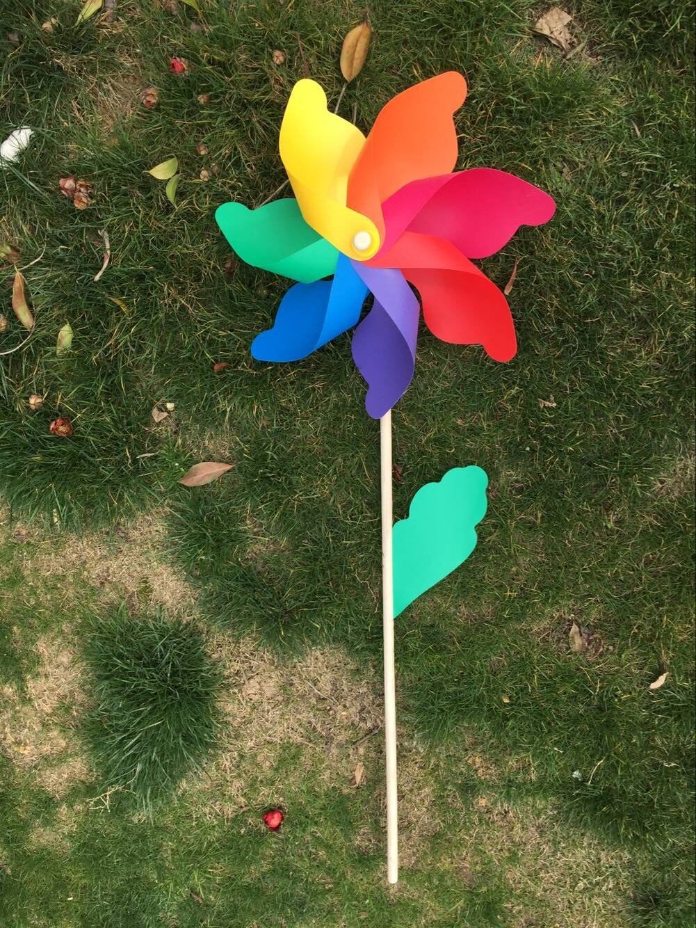 七彩田园风车幼儿园儿童玩具小风车户外彩色装饰品风车热卖批发