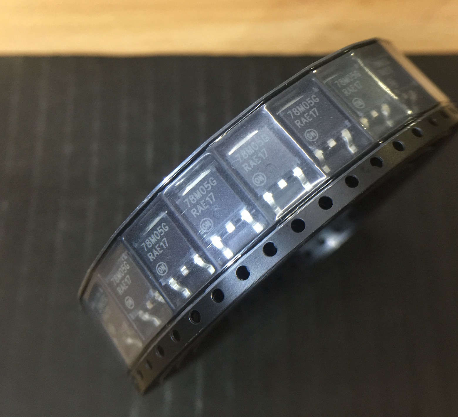 5v三端稳压ic_to-252 0.5a/5v 三端稳压ic 进口原装现货 - 阿里巴巴