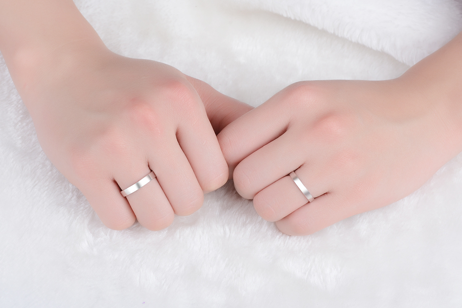 光面戒指爱相随交织的爱心心相惜戒指十指紧扣永远的爱爱心情侣美钻