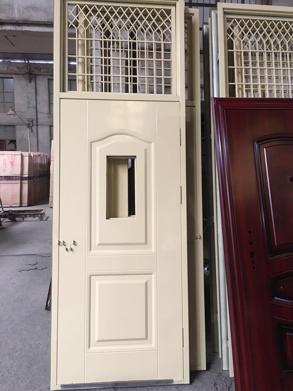 凯悦 带气窗工程门进户门 实物防盗门系列 厂家直销