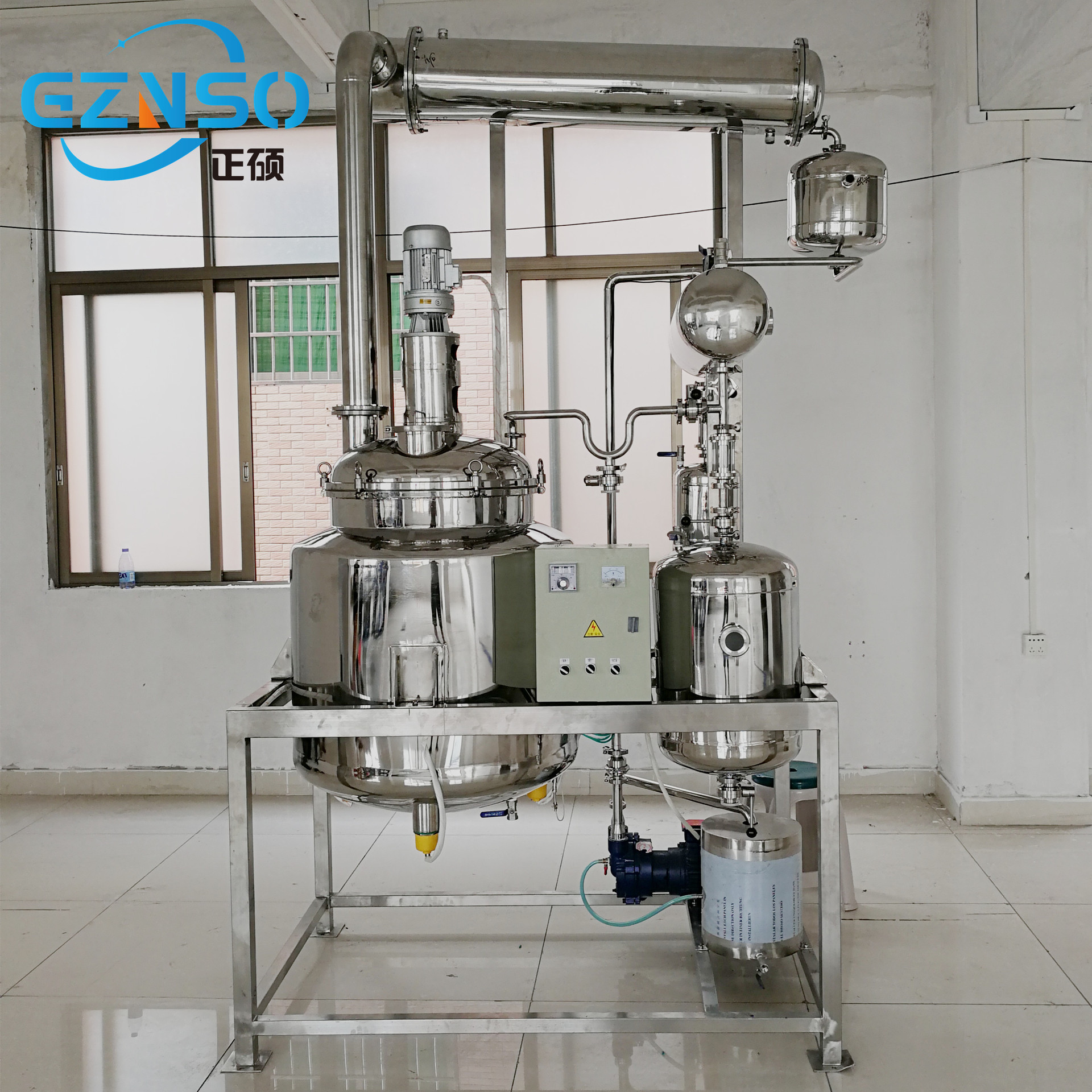 小型不锈钢植物精油提取罐香精蒸馏设备真空低温浓缩萃取罐-阿里巴巴