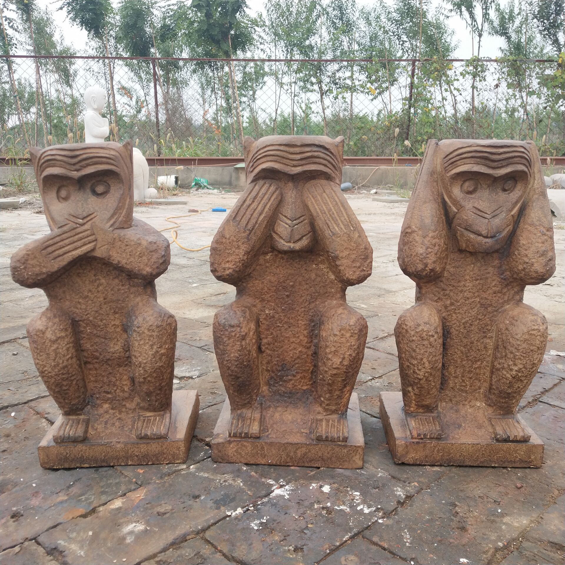 厂家订制仿古雕刻青石三不猴石雕大象书房摆件庭院户外动物工艺品