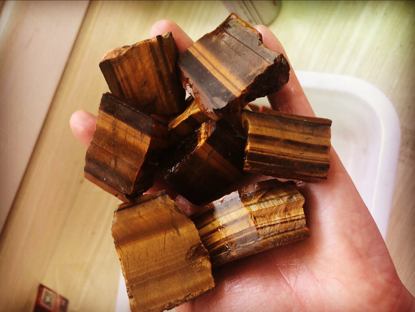 天然虎睛石原石 南非虎眼石原料批发 木变石毛料装饰紫粉水晶原石