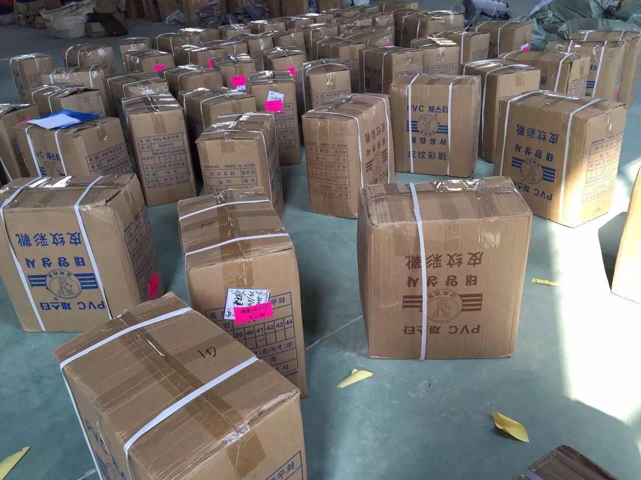 厂家直销中高筒米黄迷彩雨靴防滑防水雨鞋牛筋底钓鱼鞋套鞋成人劳