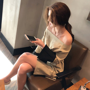 2018新款女秋气质有女人味的复古初恋裙子冷淡风超仙一字肩连衣裙