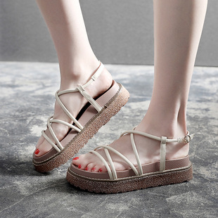 松糕平跟欧美凉鞋