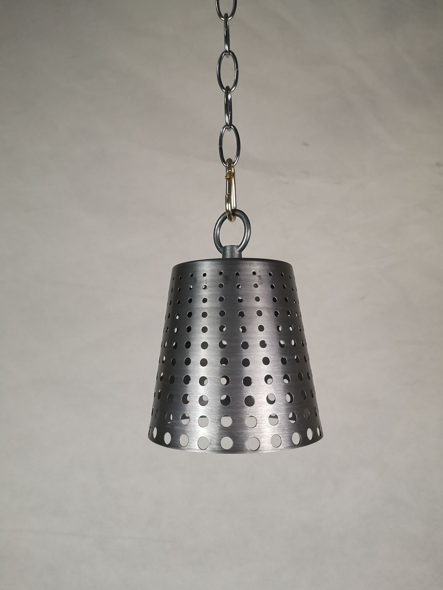 加工定制灯饰五金配件餐吊灯灯罩铁艺灯罩射灯灯罩工矿灯灯罩