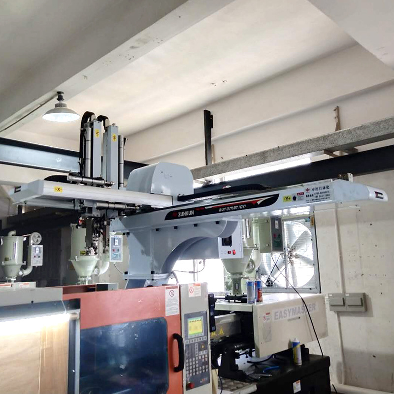 专业制造震雄 海天注塑机机械手 厂家直销 取手机外壳专用机械手