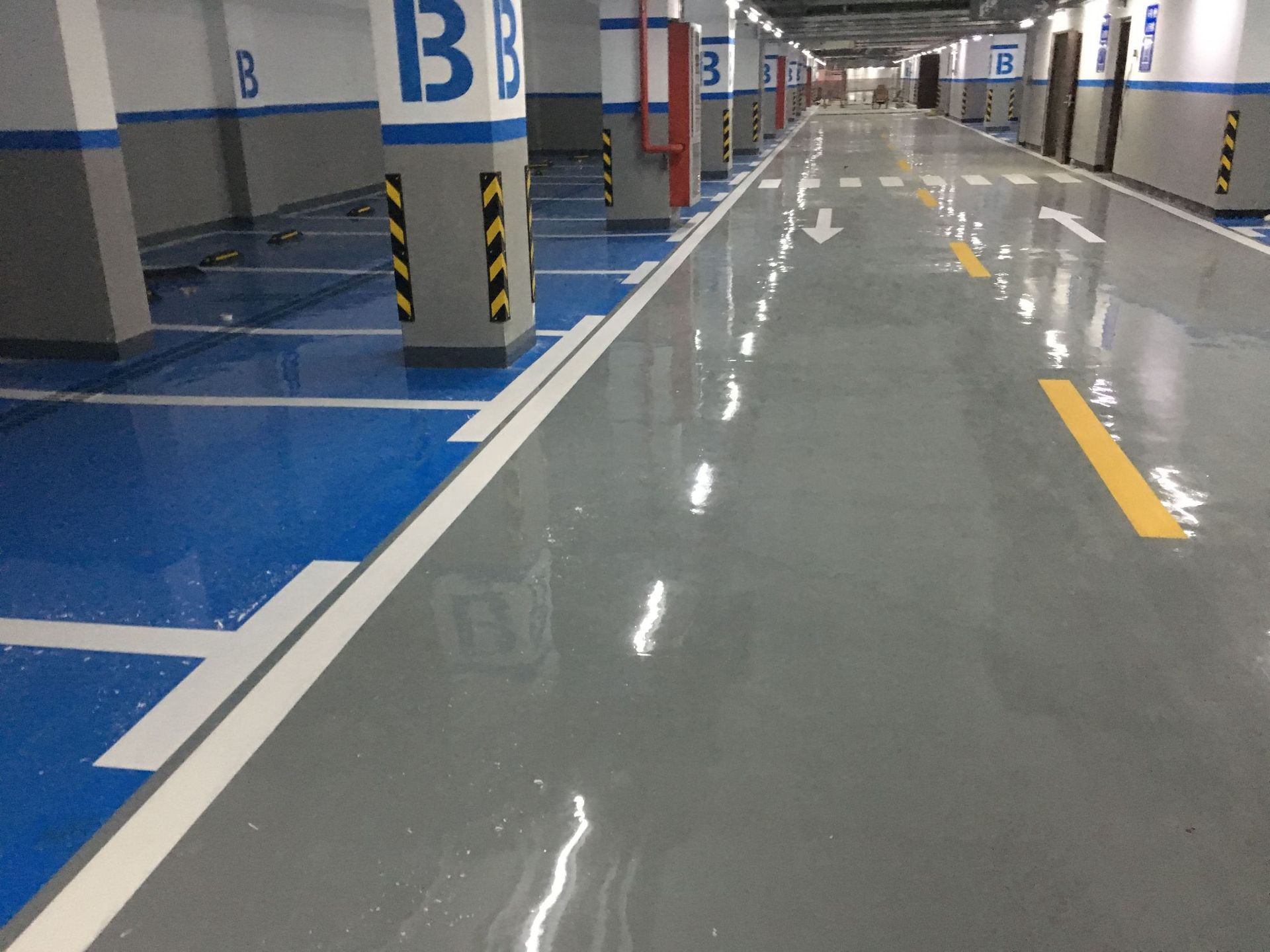 青岛烟台威海环氧地坪漆 地下车库厂房车间专用超耐磨地坪漆