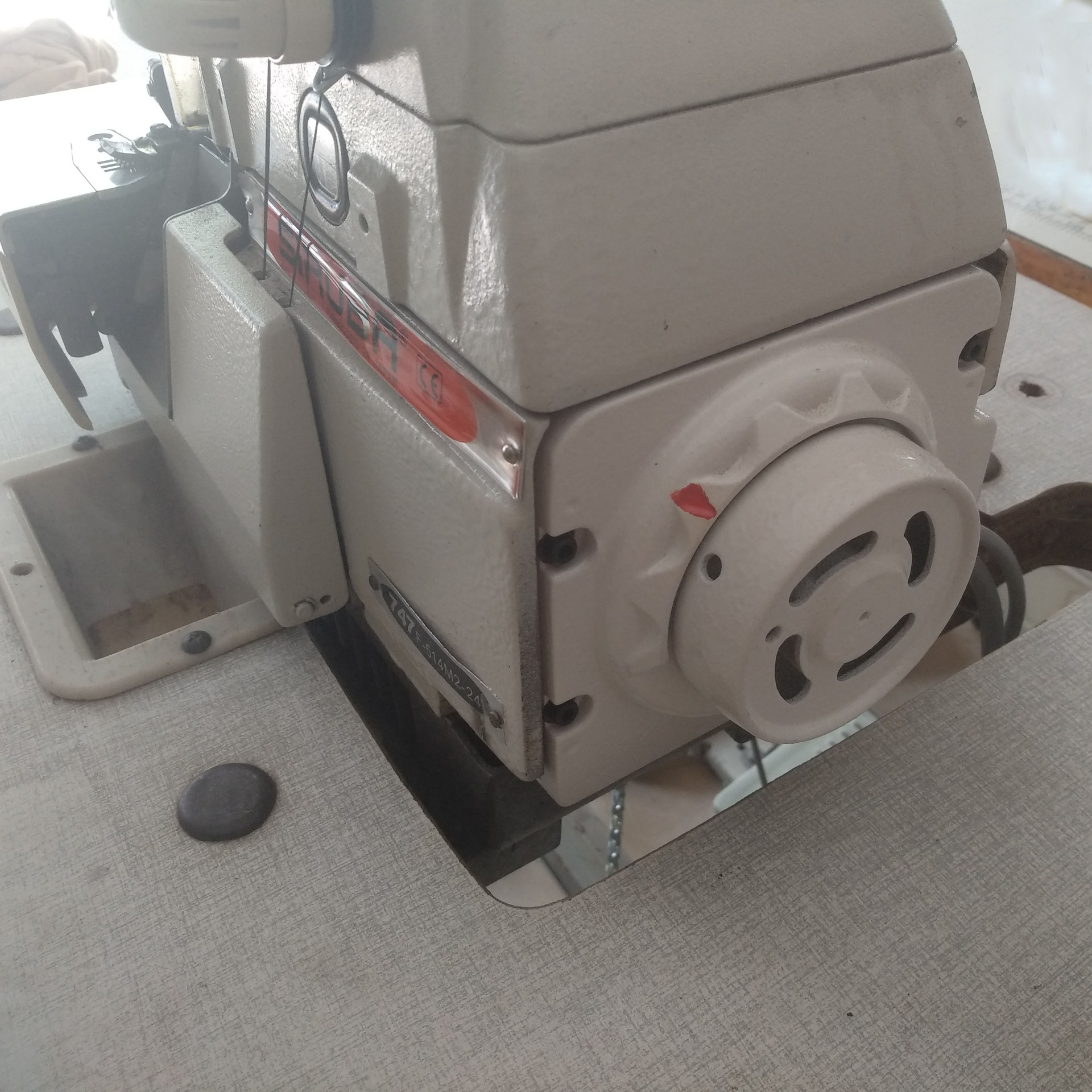 二手节能电动服装四线打边车工业包缝扎骨车银箭747锁边机