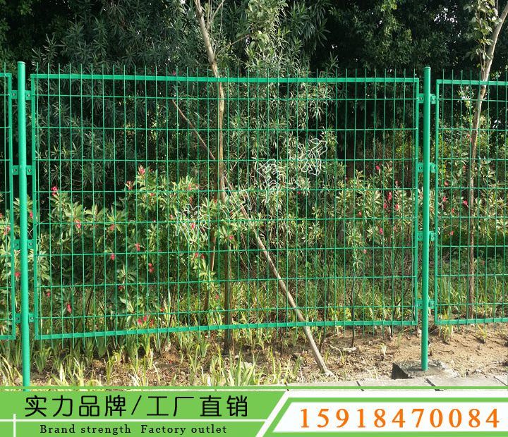 广州工地铁丝网隔离护栏网,浸塑草绿色防护栏钢丝网厂家