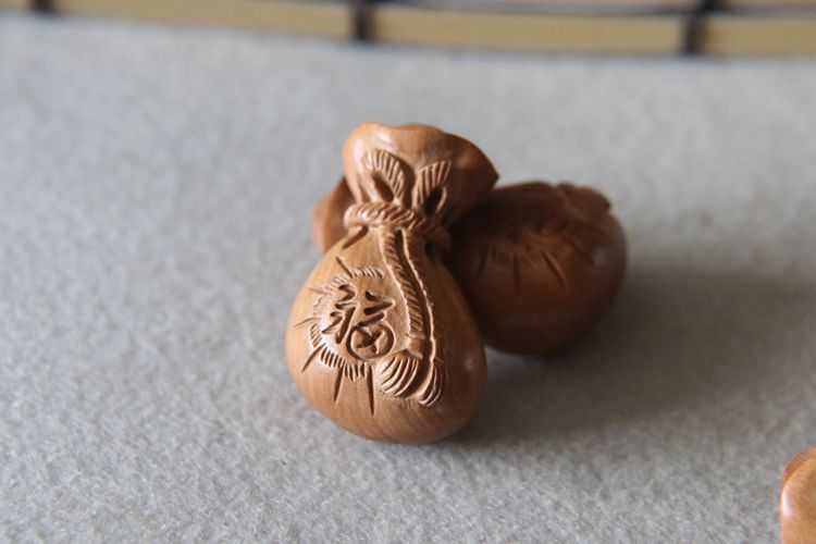 桃木福袋 钱袋编制钥匙扣配件花生配饰 手工雕刻工艺品diy厂家