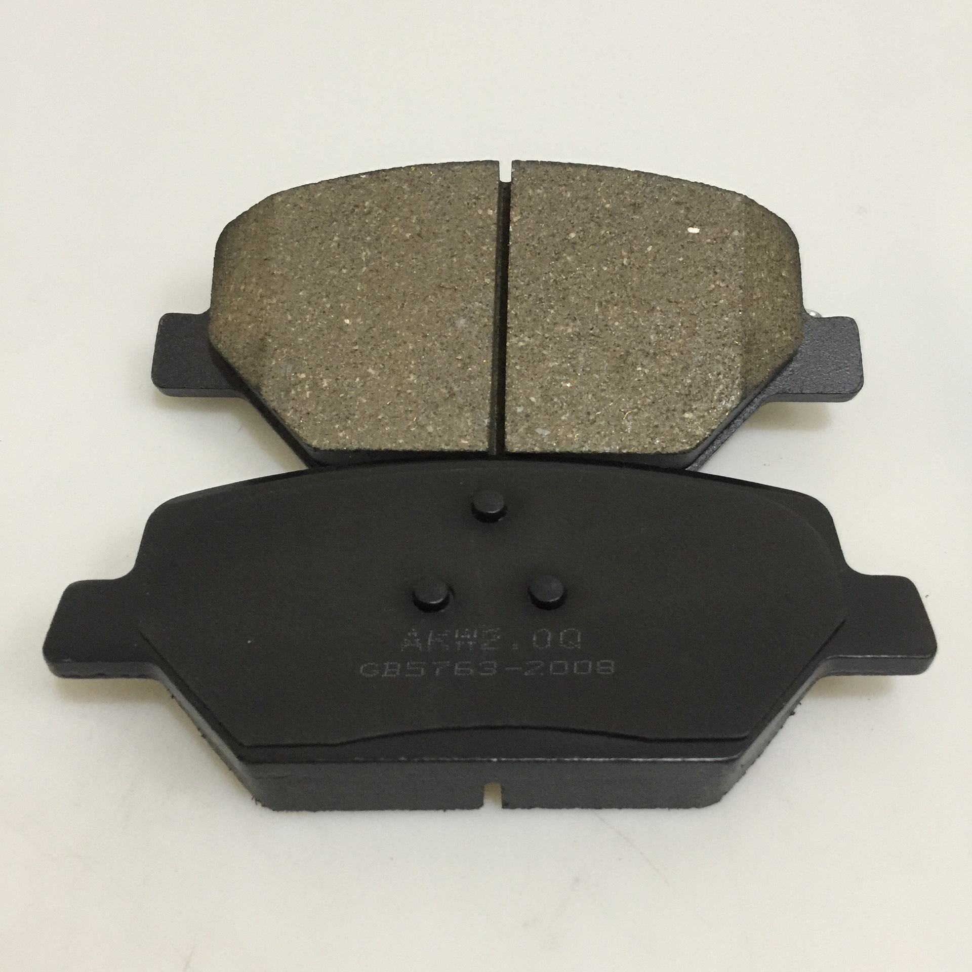 0 2.0t前刹车片 d1886 陶瓷片 昂科威前刹车片