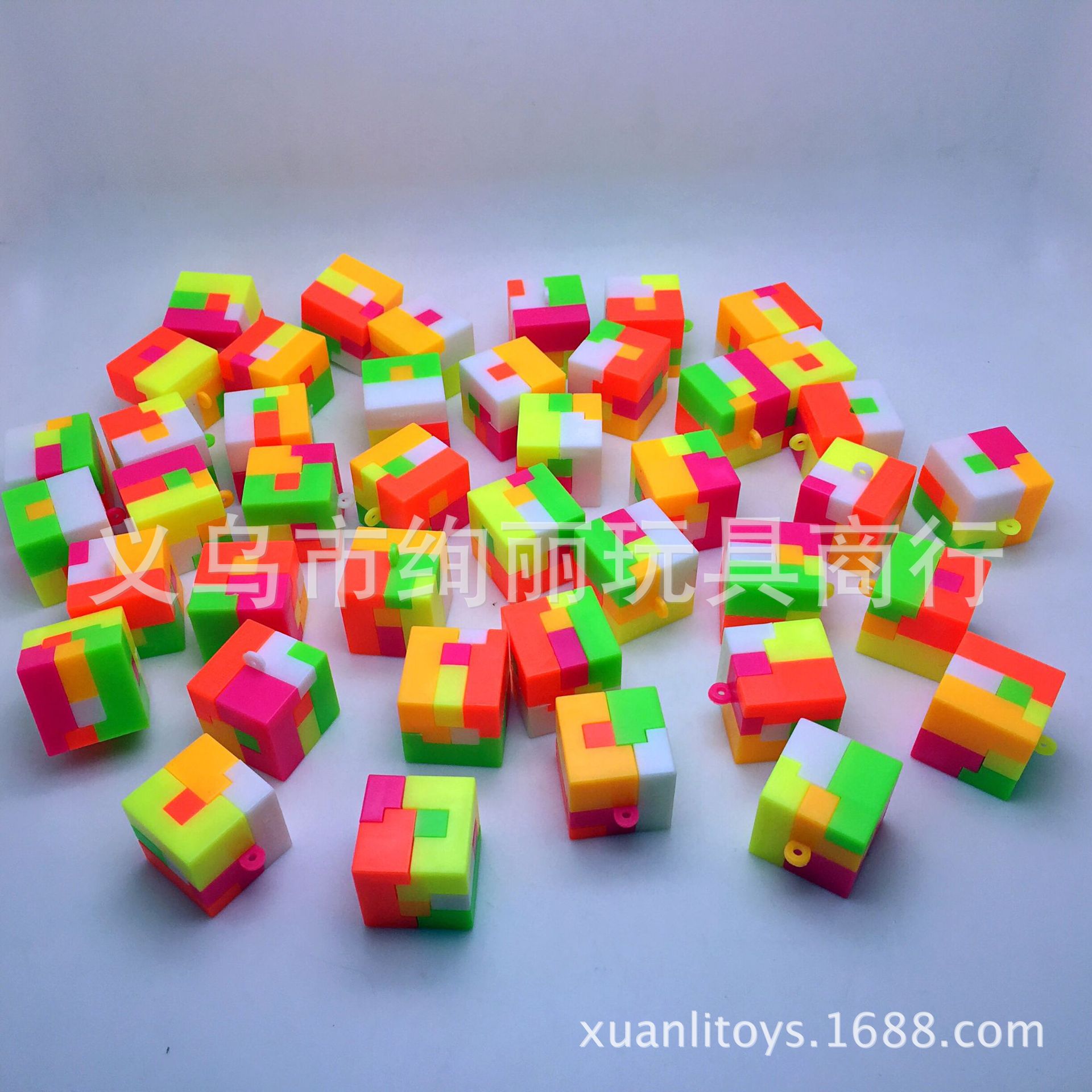 儿童益智早教玩具 正方形拼图 可拆装 促销礼品 拼插积木玩具