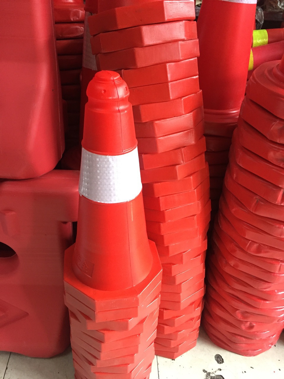 塑料路锥_50 塑料红路锥 反光路锥 路障 圆锥 路