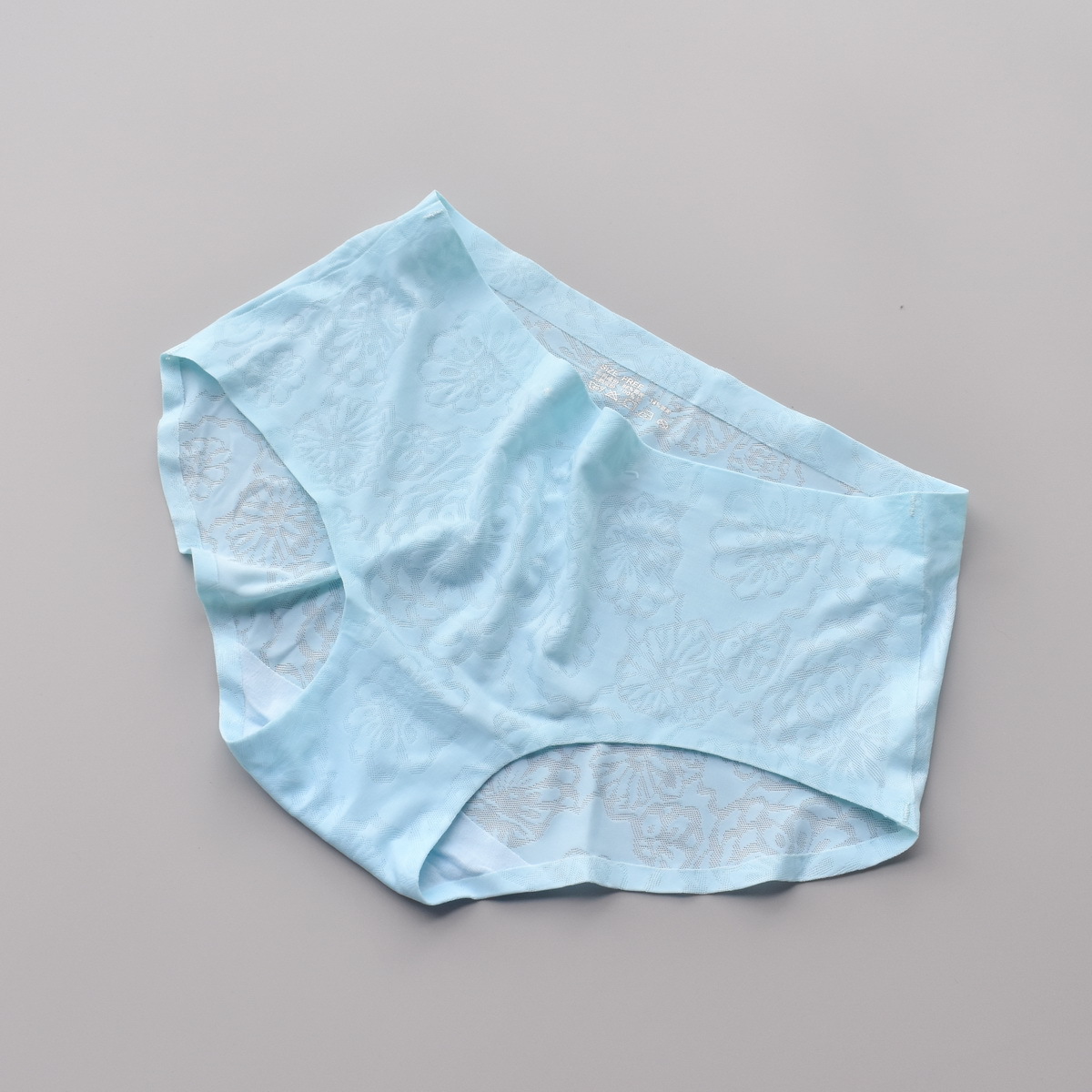 爆款一片式无痕冰丝女内裤大码女士性感中腰底裤纯棉三角裤批发