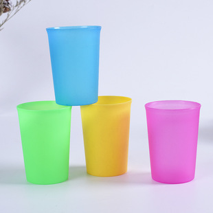 塑料炫彩聚餐饮料啤酒杯 无盖喇叭口杯 纯色塑料广口水杯子