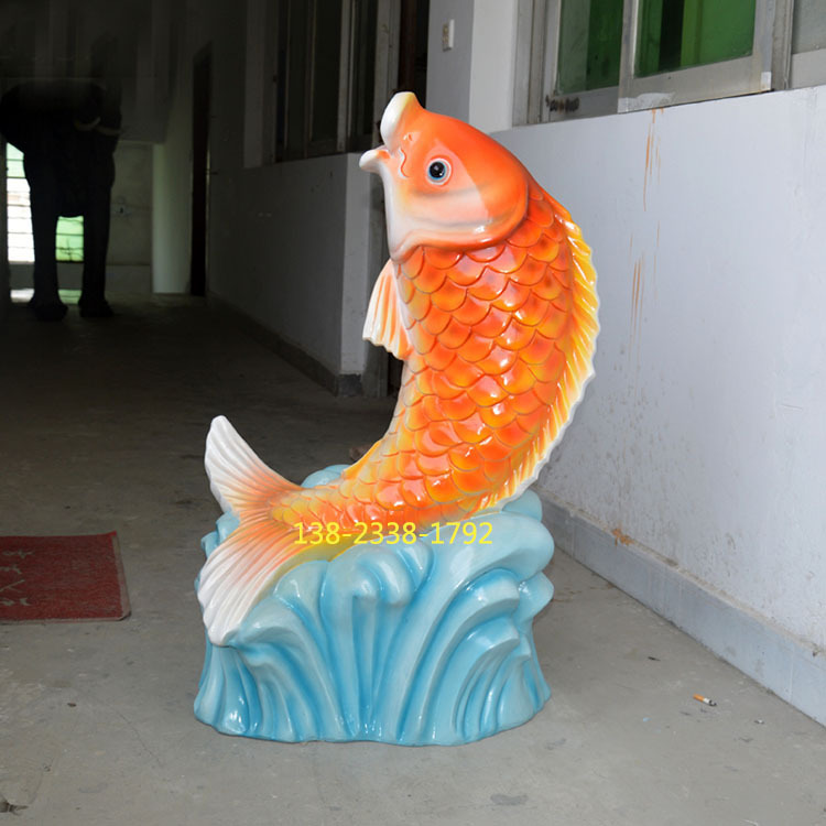 户外大型仿真玻璃钢鲤鱼雕塑水上乐园景观玻璃纤维海洋动物定制