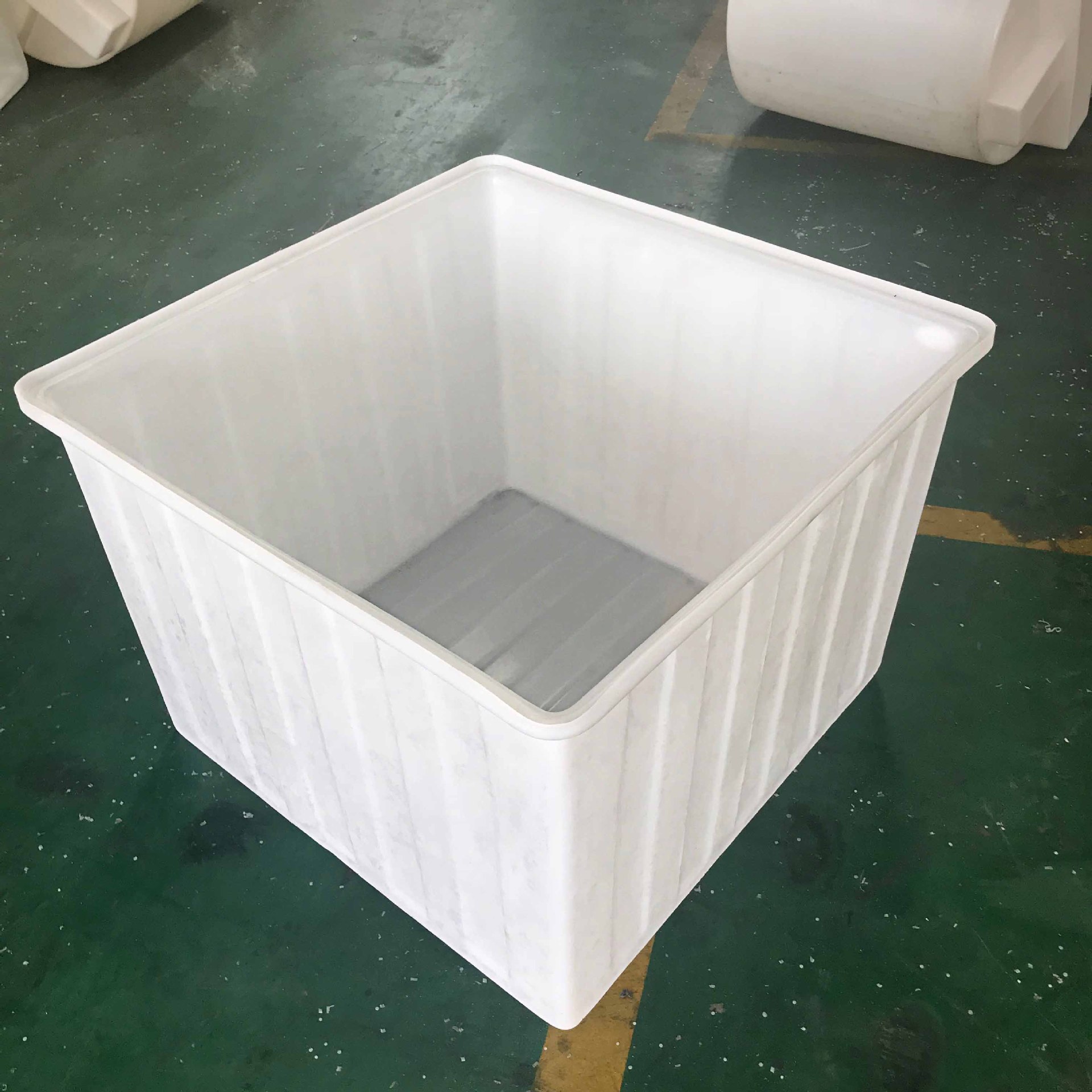 江苏1400斤塑料方箱700l装水箱塑料加厚水桶水槽大塑胶箱清洗箱