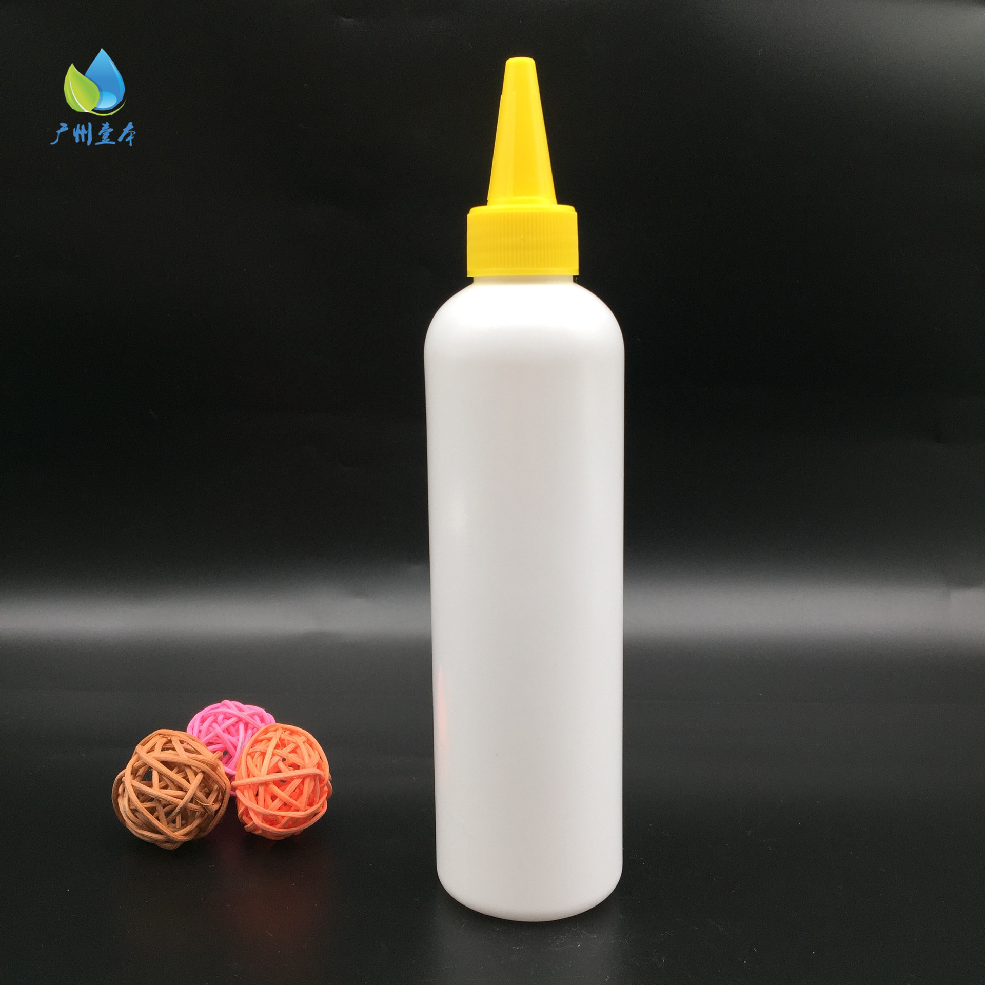 广州塑料厂家直销250mlpe尖嘴瓶 食品软料瓶 辣椒酱果糖酱调味瓶