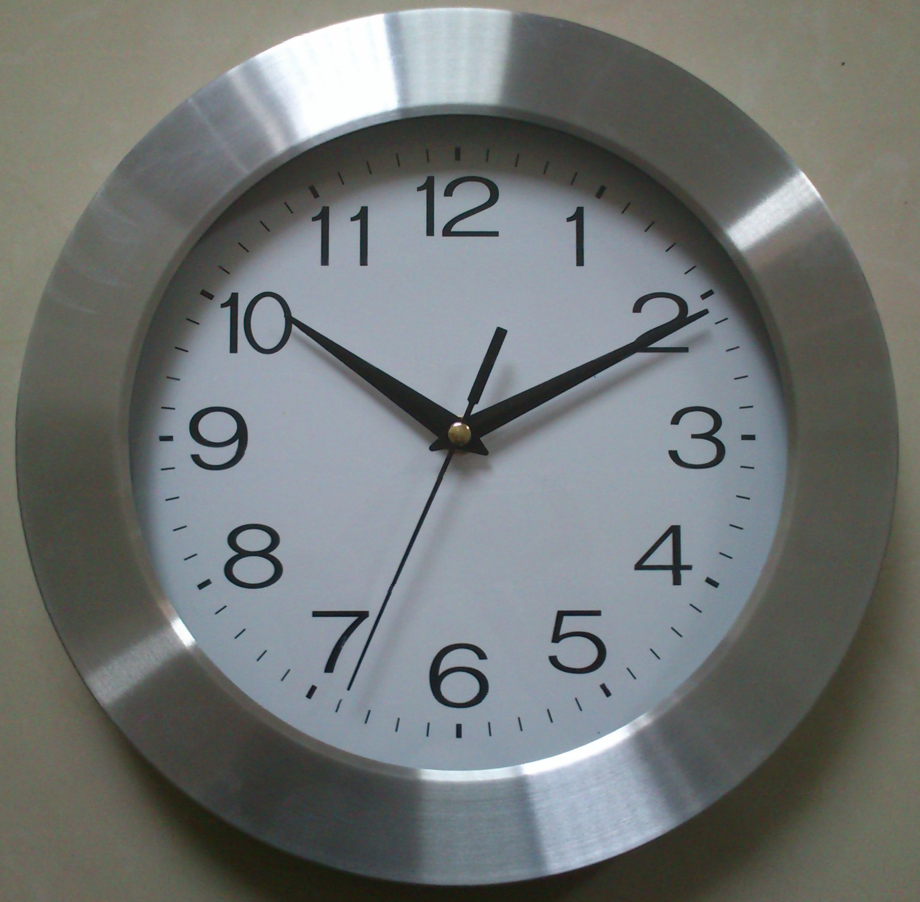 常胜钟表厂 厂家直销12英寸金属挂钟 白色pvc钟面可定制logo金属