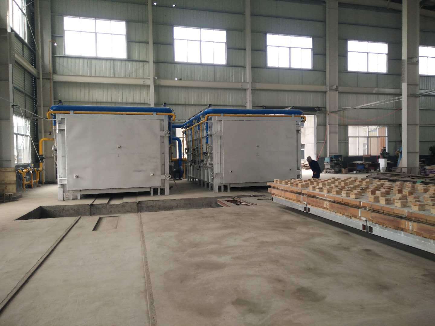 专业设计 施工 全自控 优质 节能 环保 先进的砂轮窑炉