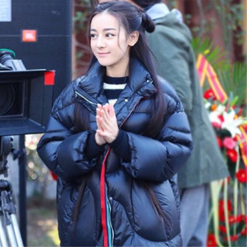2018冬新款迪丽热巴明星同款情侣过膝羽绒服女加长款宽松加厚外套