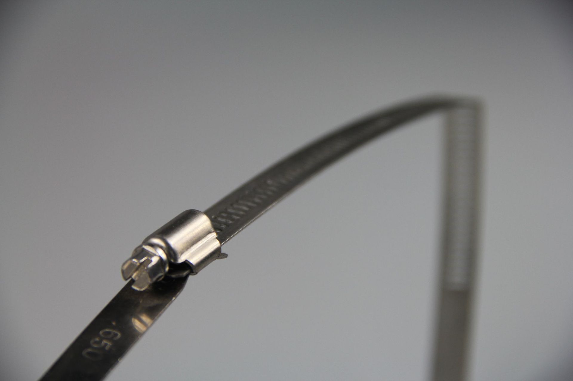 中美式不锈钢方形喉箍电缆桥架抱箍铝合金桥架抱箍热镀锌桥架抱箍